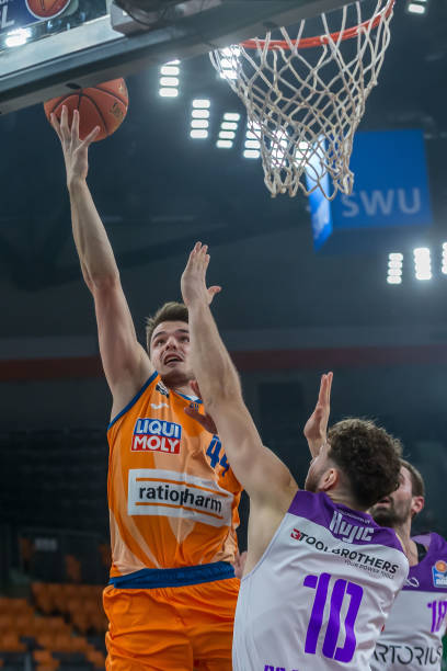 他曾顶着伤 他曾顶着伤