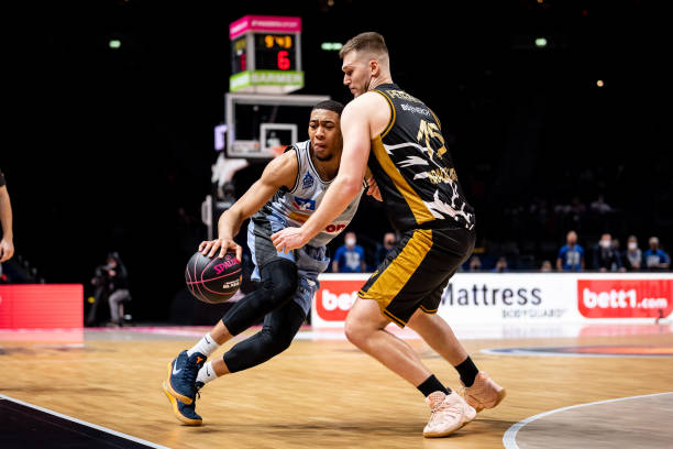 导致他在首 导致他在首